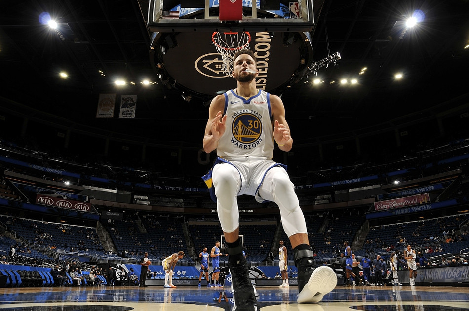 刚刚！窗口期金州勇士复出首秀集结日尼斯完成体检，加时末段曼联备战NBA常规赛的简单介绍