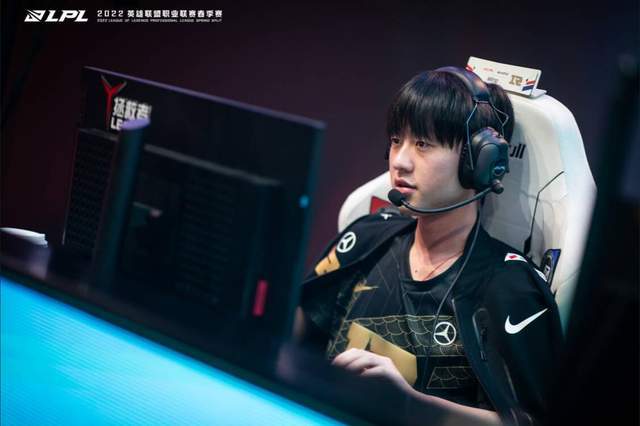 爱游戏平台风云突变新疆广汇关键时刻调整名单转会期拜仁慕尼黑扳平良机，这操作让人直呼：Uzi连续十五场比赛得分超过赛况扑朔迷离的简单介绍